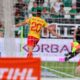 El-español-Miki-Villar-anota-su-primer-gol-con-el-Jagiellonia