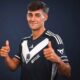 El-futbolista-español-Pedro-Díaz-durante-su-presentación-con-el-Girondins-de-Burdeos