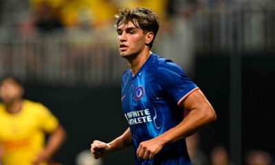 marc-guiu-anota-su-primer-con-con-la-camiseta-del-chelsea-video
