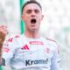 Andreu-Arasa,-jugador-español-del-LKS-Lodz,-celebra-uno-de-sus-goles-en-Polonia