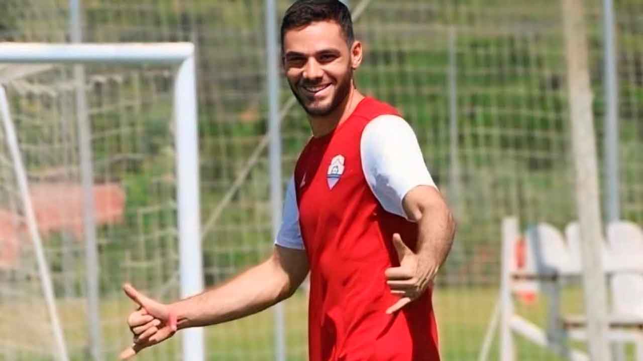 el-español-lolo-pla-durante-un-entrenamiento-del-al-mina'a-iraqui