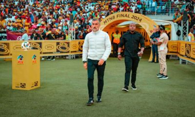 El-español-José-Riveiro-durante-la-final-de-la-MTN-8-en-Sudáfrica