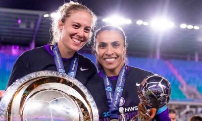 celia-jimenez-y-marta-celebran-la-liga-conquistada-por-orlando-pride