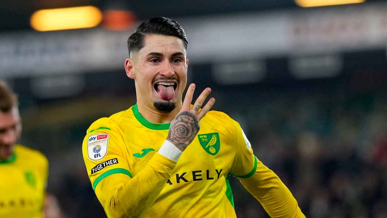 el-español-borja-sainz-celebra-uno-de-sus-goles-con-el-norwich