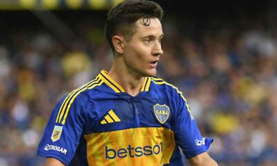 ANDER-HERRERA-EN-SU-DEBUT-EN-LA-BOMBONERA-CON-LA-CAMISETA-DE-BOCA-JUNIORS