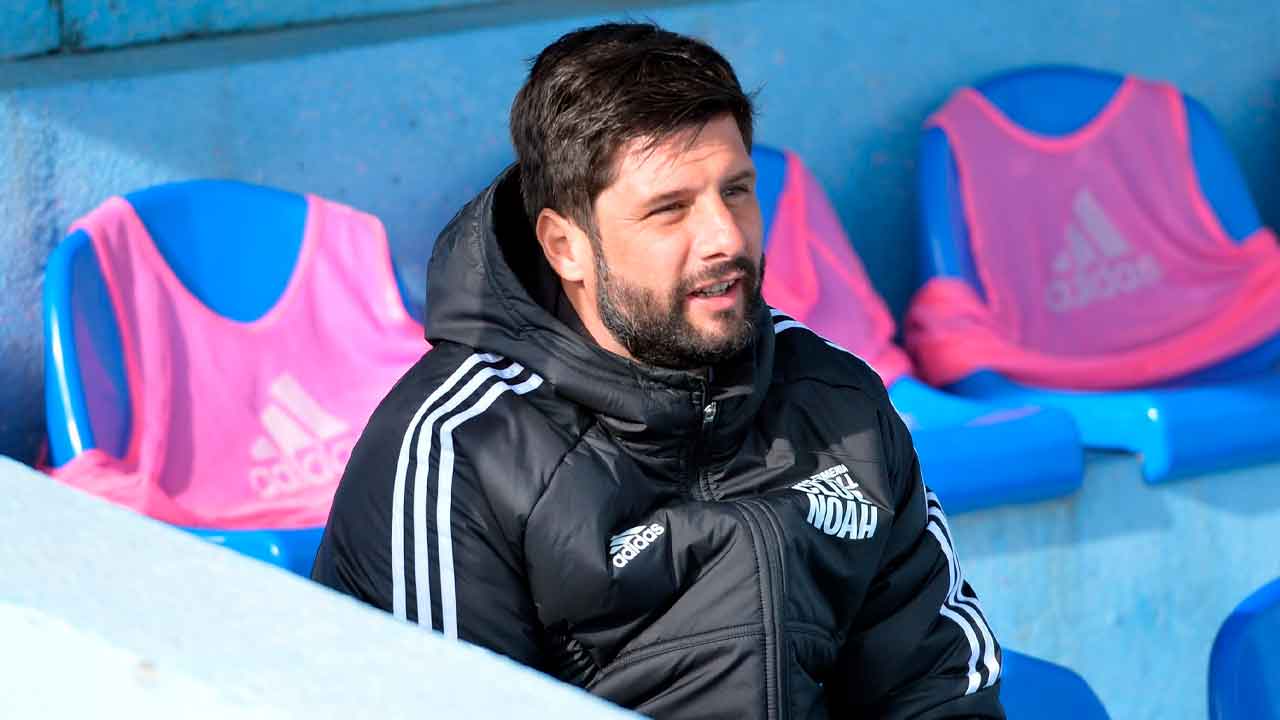 El entrenador español Carlos Inarejos durante su exitosa etapa en el Noah de Armenia