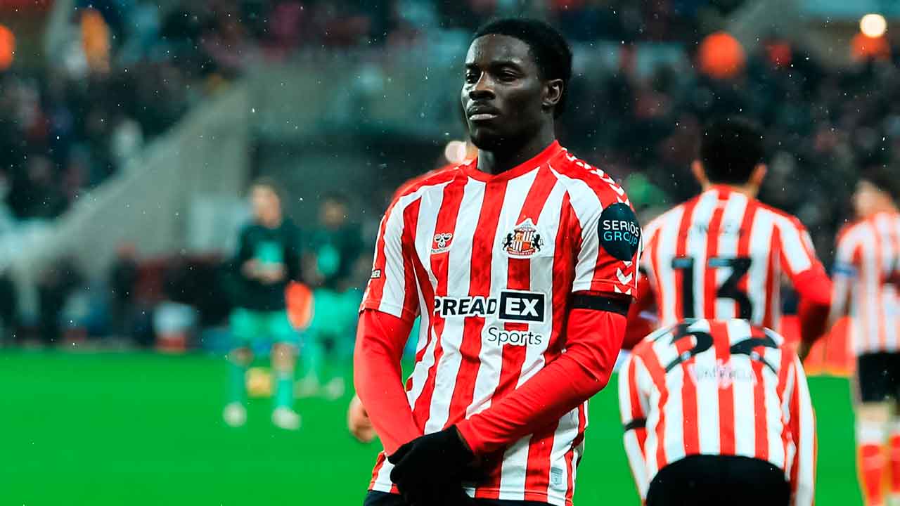Eliezer-Mayenda-celebra-uno-de-sus-goles-con-el-Sunderland