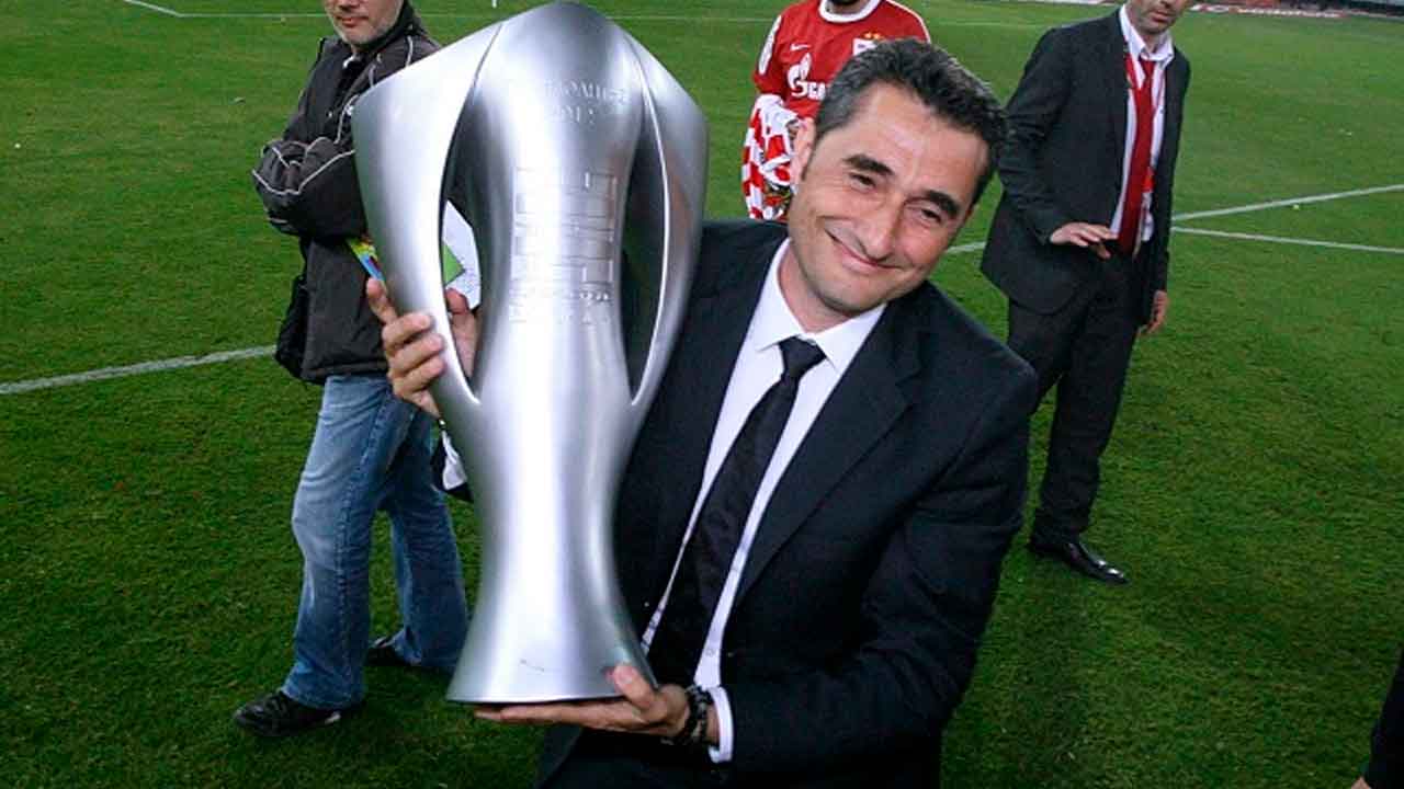 ERNESTO-VALVERDE-CELEBRA-UNA-DE-LAS-LIGAS-CONQUISTADAS-CON-OPLYMPIACOS