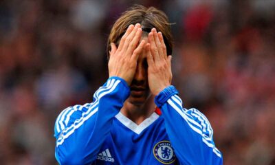 El-español-Fernando-Torres-se-lamenta-de-una-ocasión-fallada-durante-su-etapa-en-el-Chelsea