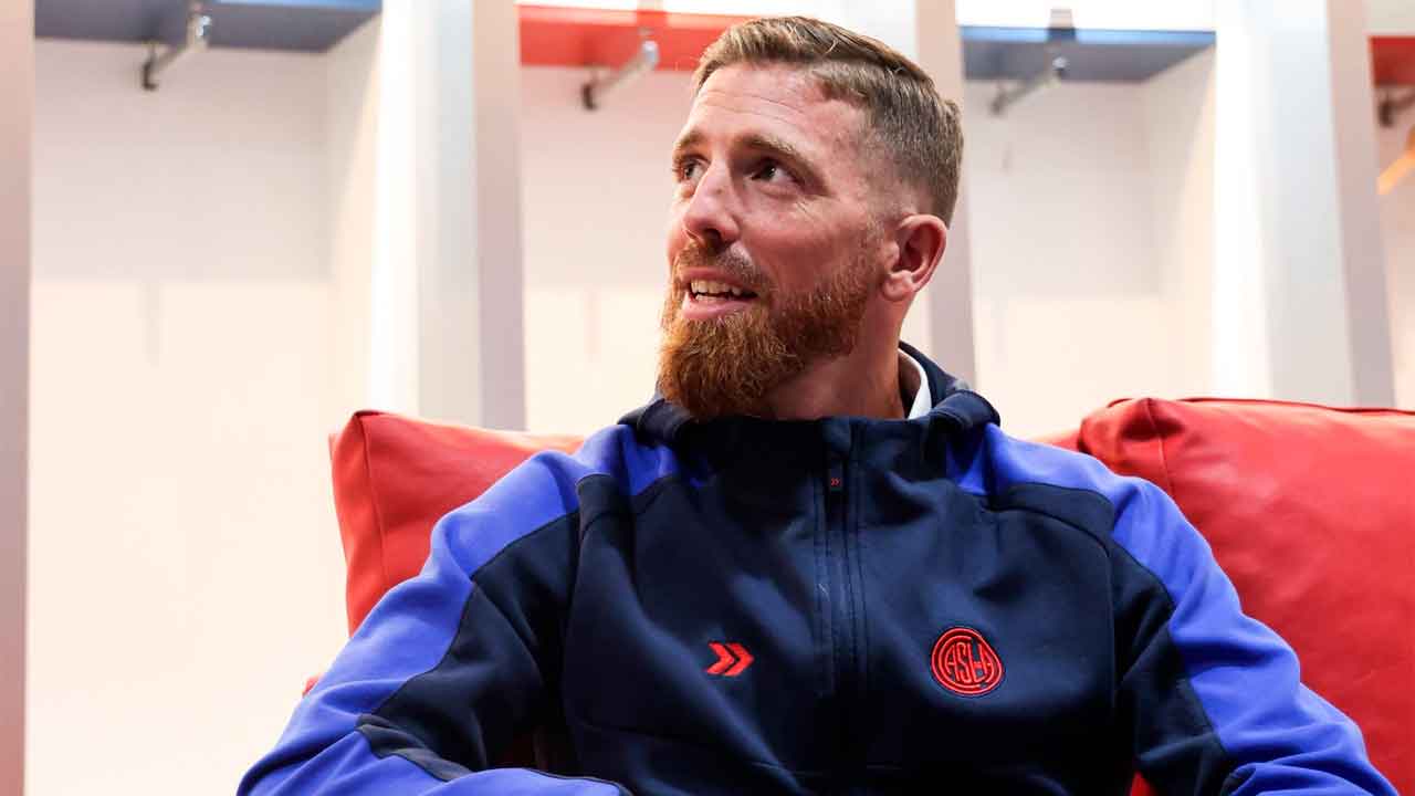 Iker-Muniain-durante-su-despedida-de-San-Lorenzo