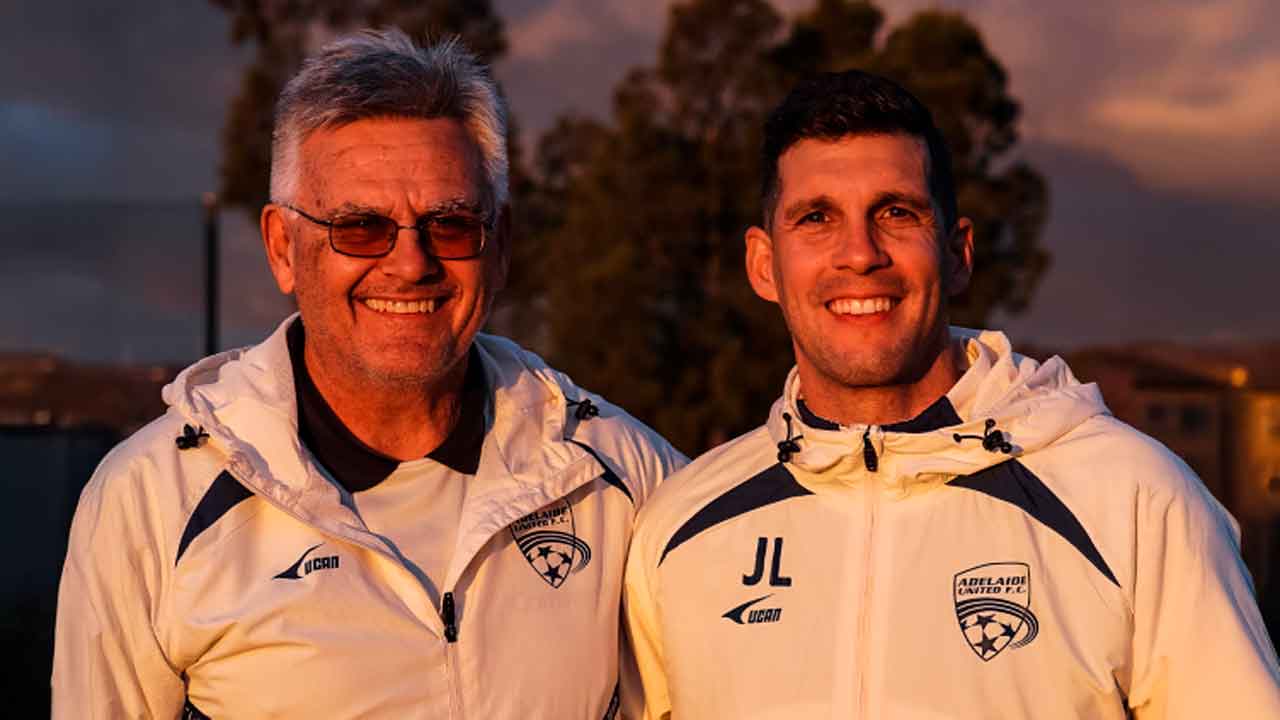 Javi-López,-ya-como-entrenador-de-Adelaide-United