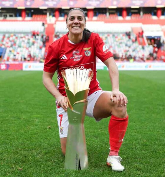 Martín-Prieto-celebra-uno-de-sus-títulos-con-el-Benfica
