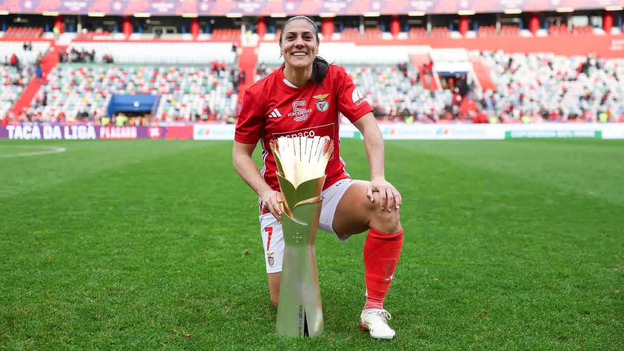 Martín-Prieto-celebra-uno-de-sus-títulos-con-el-Benfica