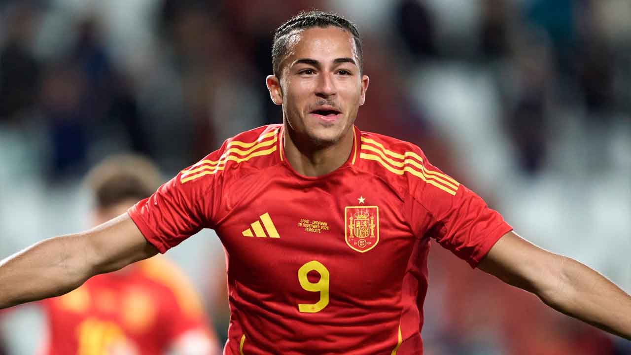 Mateo-Joseph-durante-un-entrenamiento-de-la-selección-española
