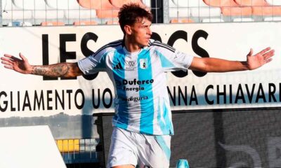El-español-Bernat-Guiu-celebra-uno-de-sus-goles-con-el-Virtus-Entella
