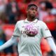 El-español-Christian-Mosquera-durante-un-partido-con-el-Arsenal