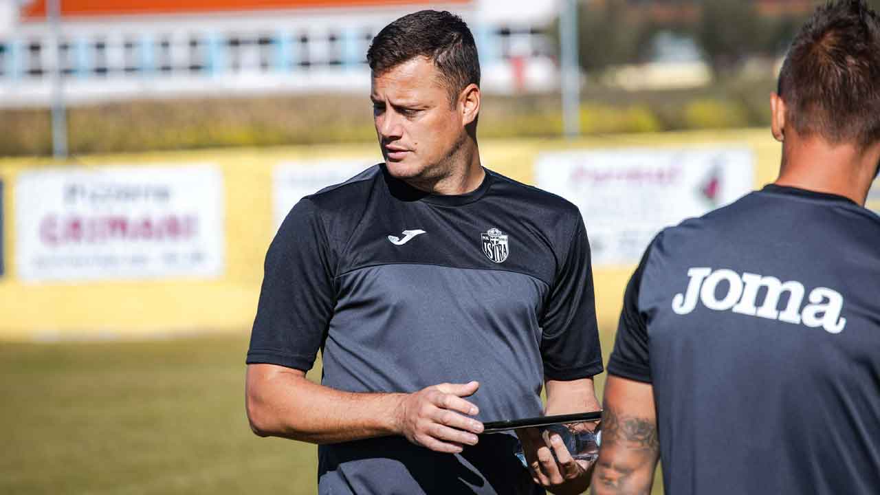 El-español-Oriol-Riera-durante-un-entrenamiento-del-Istra-croata