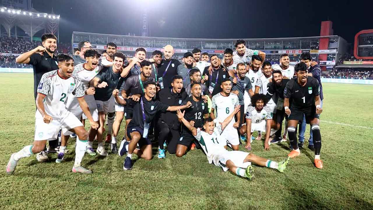 La-Bangladés-de-Cabrera-celebra-su-victoria-frente-a-India
