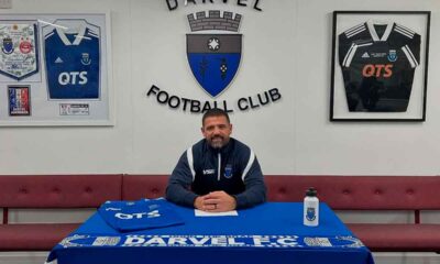 Nacho-Novo-durante-su-presentación-con-el-Darvel
