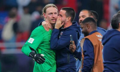 Borja-Álvarez-celebra-junto-a-Safonov-la-victoria-del-PSG-en-la-Copa-Intercontinental-de-la-FIFA-2025