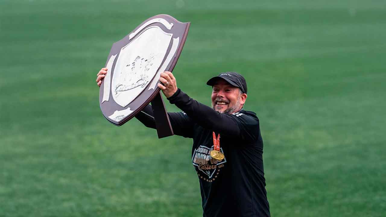 Roberto-“Chino”-Losada-deja-el-Eastern-tras-cuatro-años-para-asumir-como-seleccionador-interino-de-Hong-Kong,-cargo-que-ocupará-hasta-el-nombramiento-definitivo
