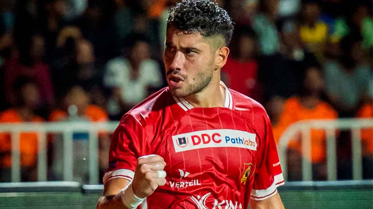 Asier-Gomes-durante-un-partido-de-la-SLK-con-Kannur-Warriors