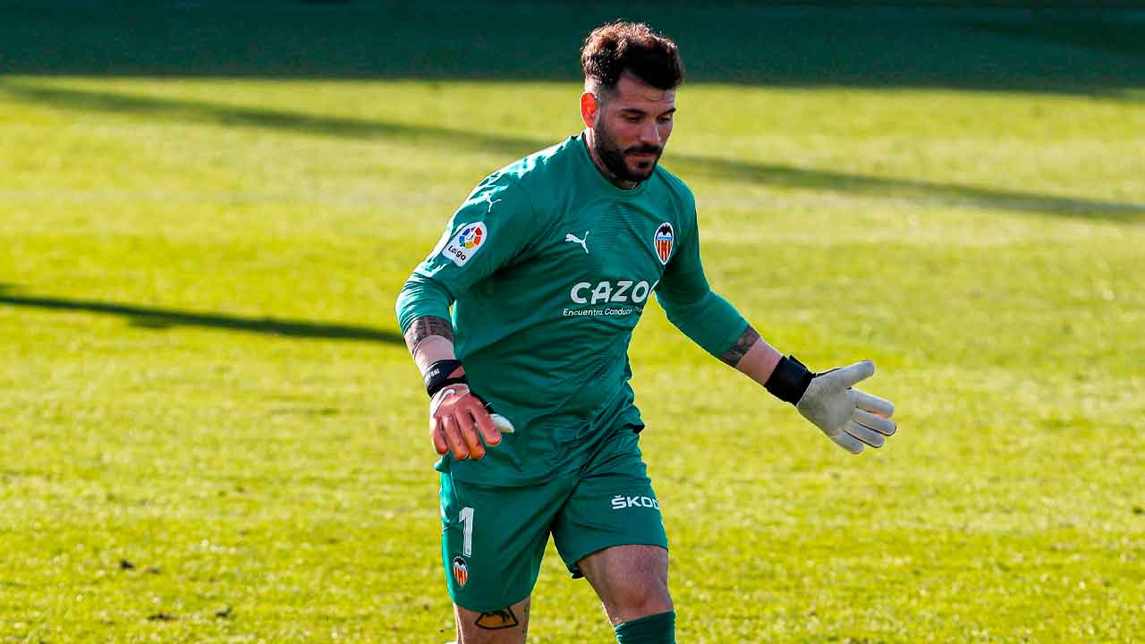 Iago-Herrerín,-durante-su-etapa-en-el-Valencia