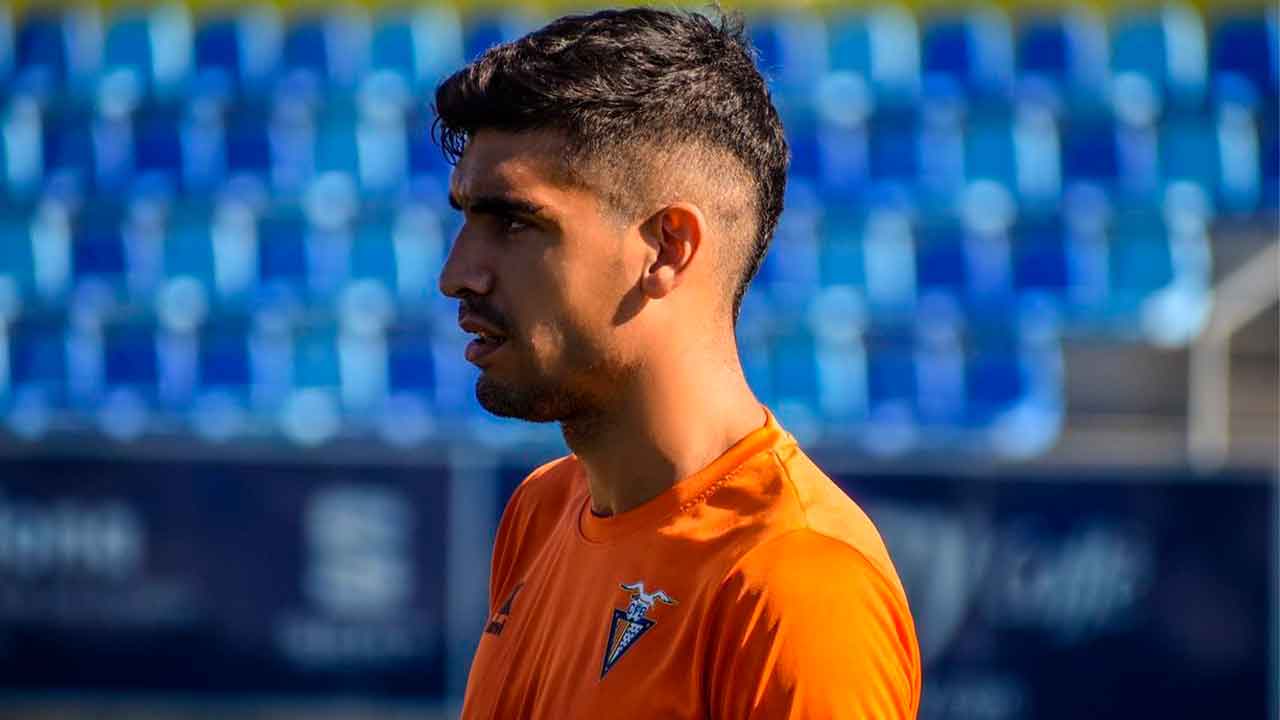 Albert-Torras-durante-su-etapa-en-el-fútbol-español