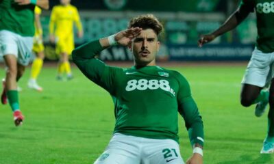 Alberto-Salido-celebra-un-gol-con-el-Beroe