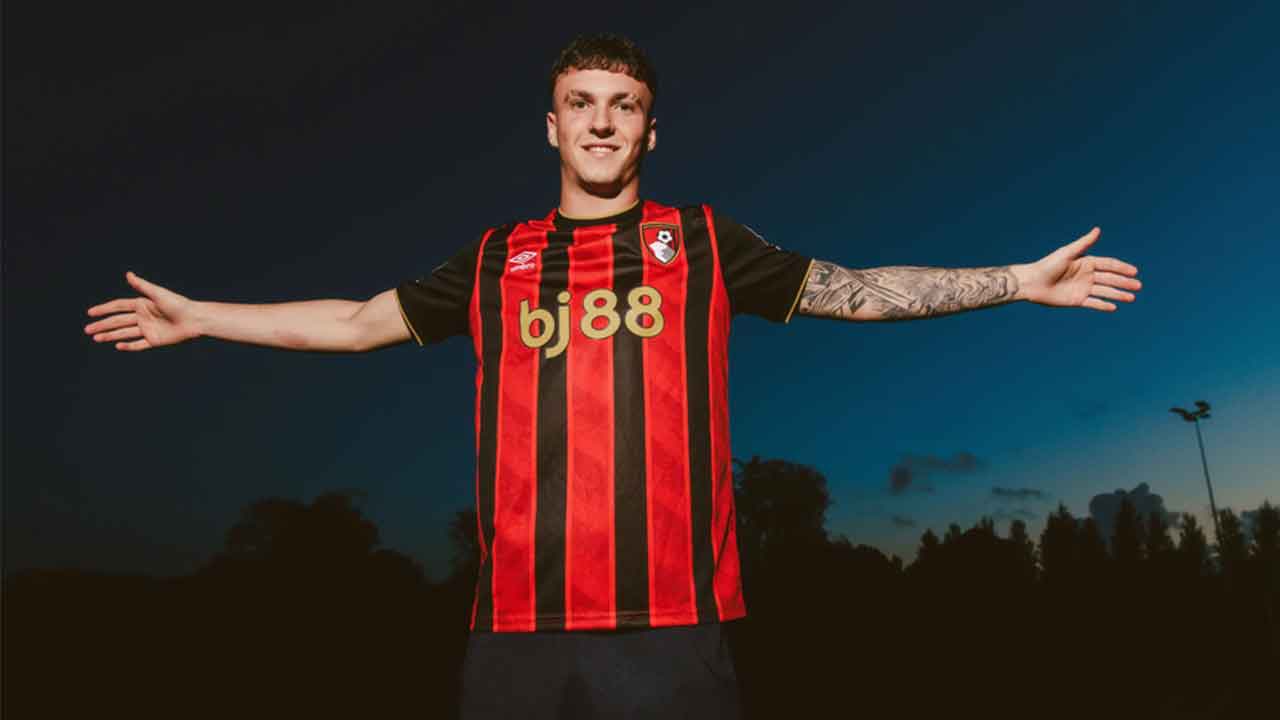 Álex-Jiménez,-futbolista-español-del-Bournemouth