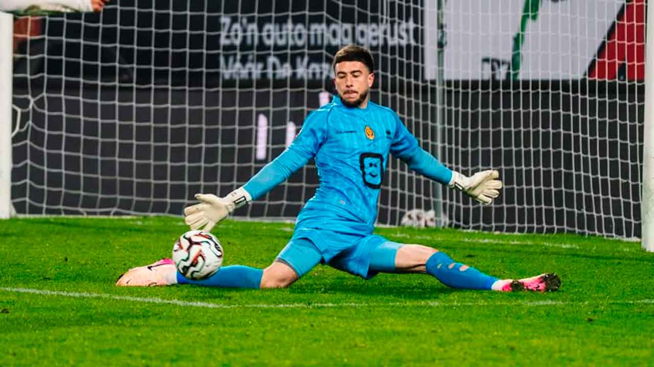 El-español-Nacho-Miras-durante-un-partido-del-Mechelen