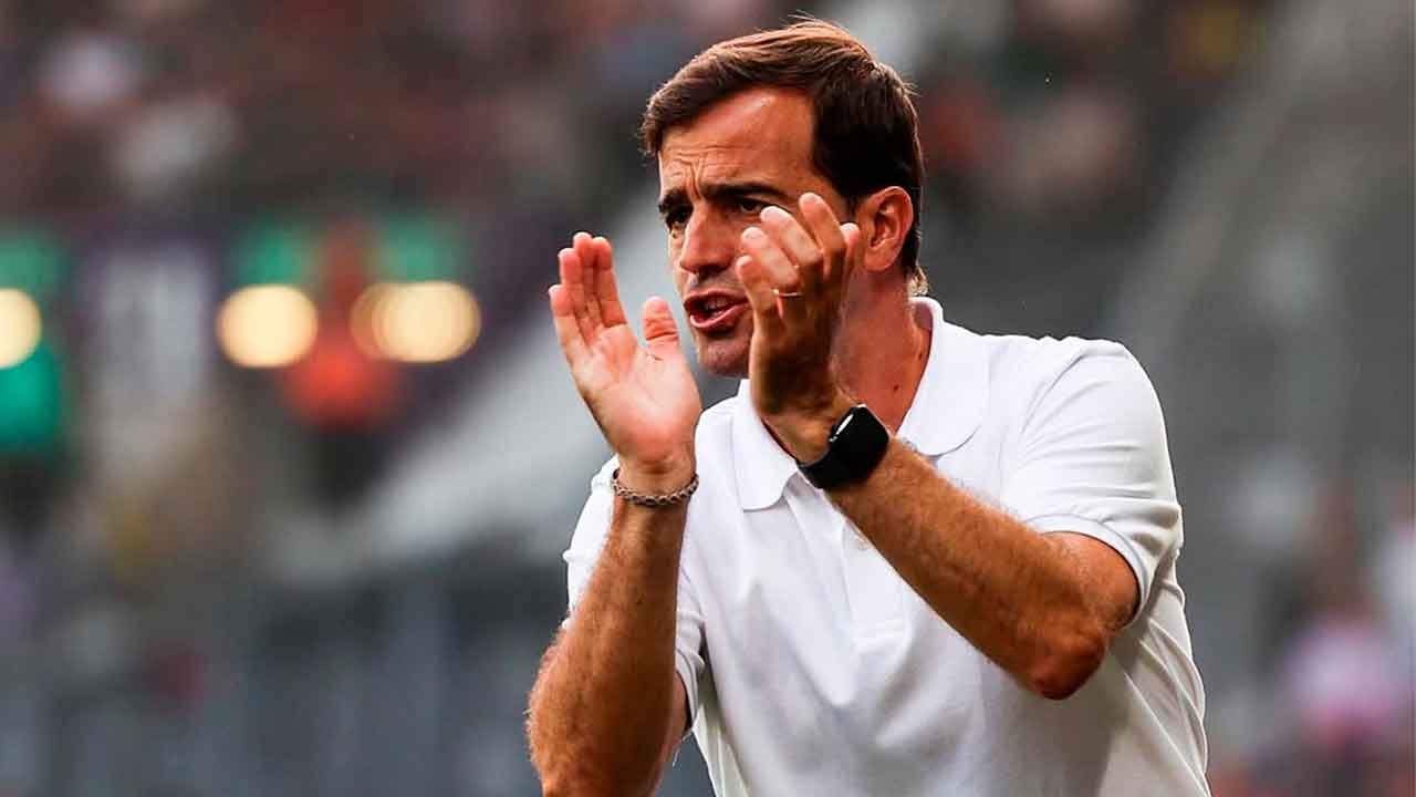 El-español-Carles-Martínez-Novell-durante-un-partido-del-Toulouse