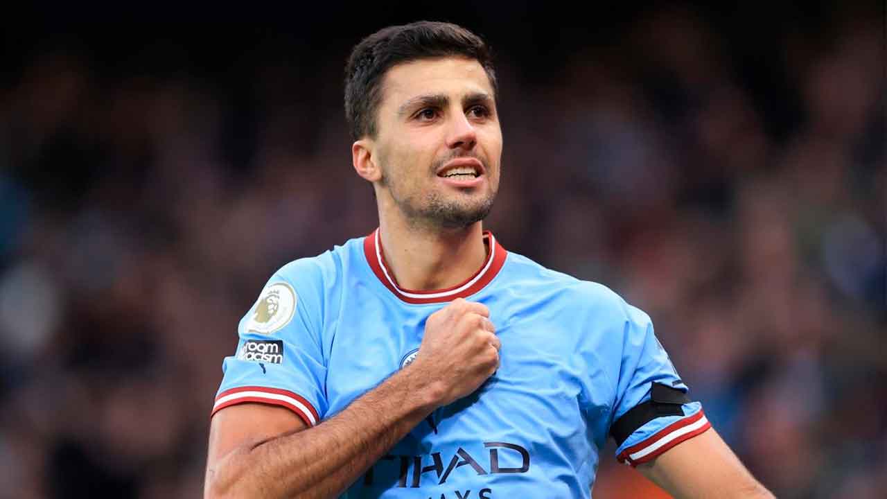 El-español-Rodri-Hernández-durante-un-partido-del-Manchester-City-en-la-Premier-League