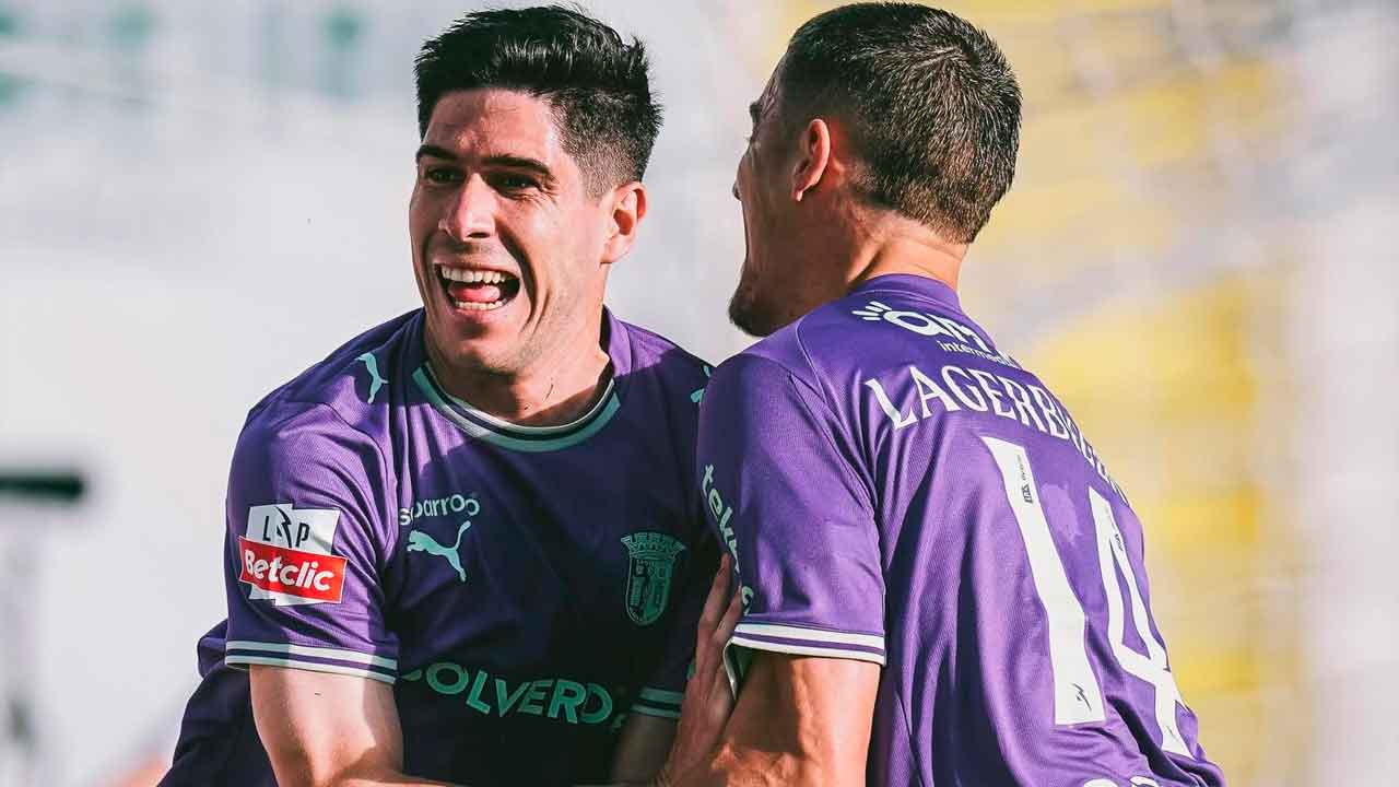 Fran-Navarro-celebra-un-nuevo-gol-con-el-Braga