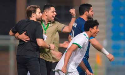Josu-González-(izquierda)-celebra-el-pase-a-la-final-de-Copa-de-Omán