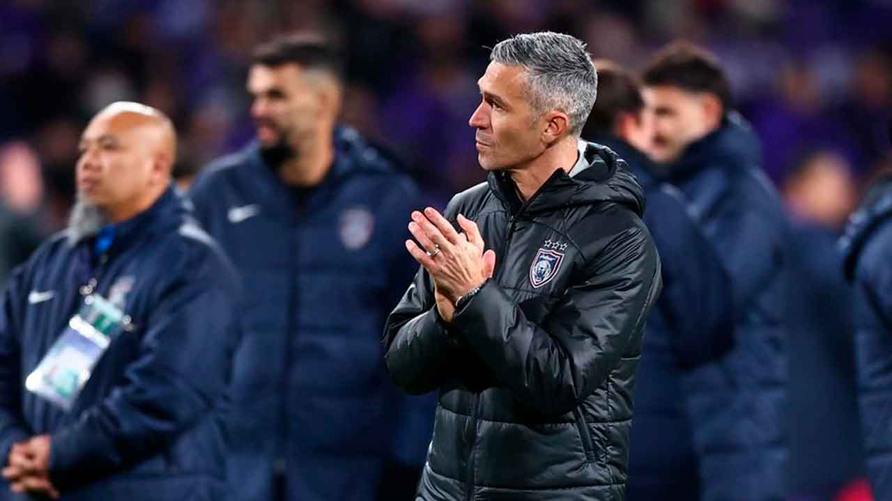 Luis-García-durante-su-etapa-con-el-Johor