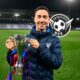 Javier-Alonso-con-el-título-de-la-Premier-League-Cup