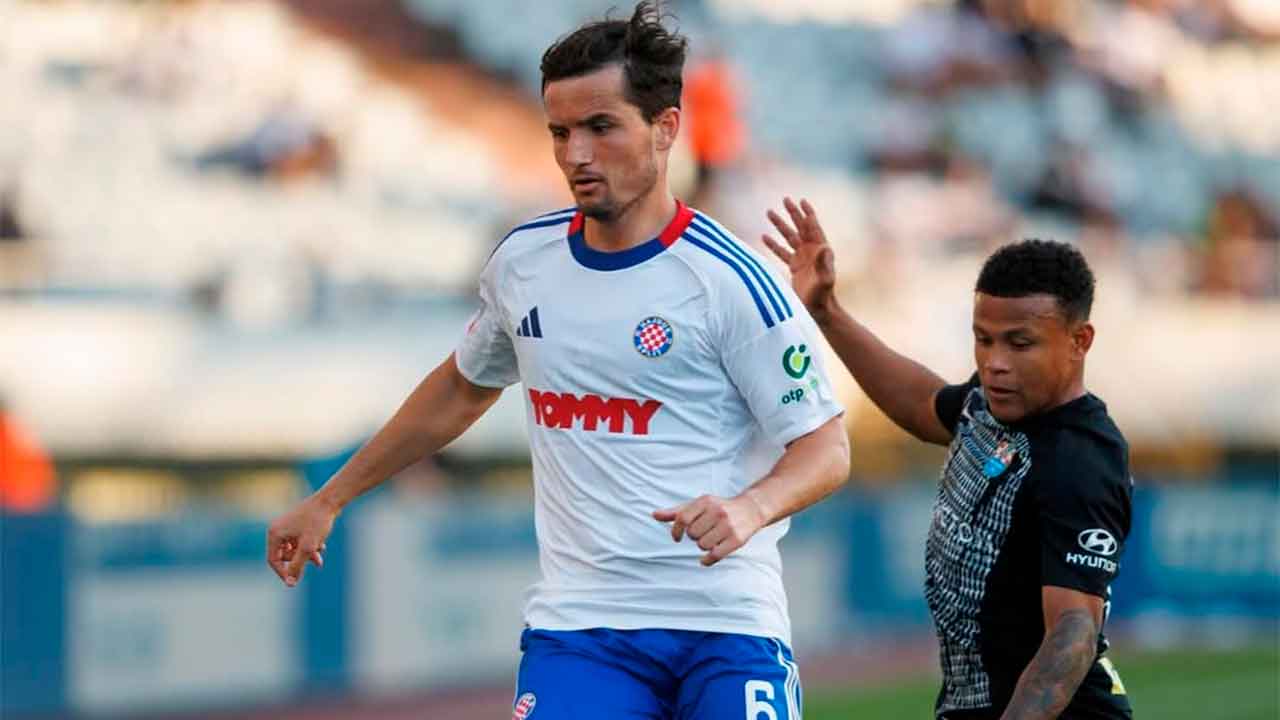 Hugo-Guillamón-durante-su-etapa-en-el-Hajduk-Split