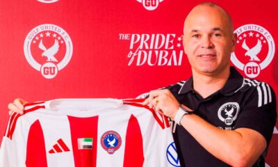 Andrés-Iniesta-durante-su-presentación-con-el-Gulf-United