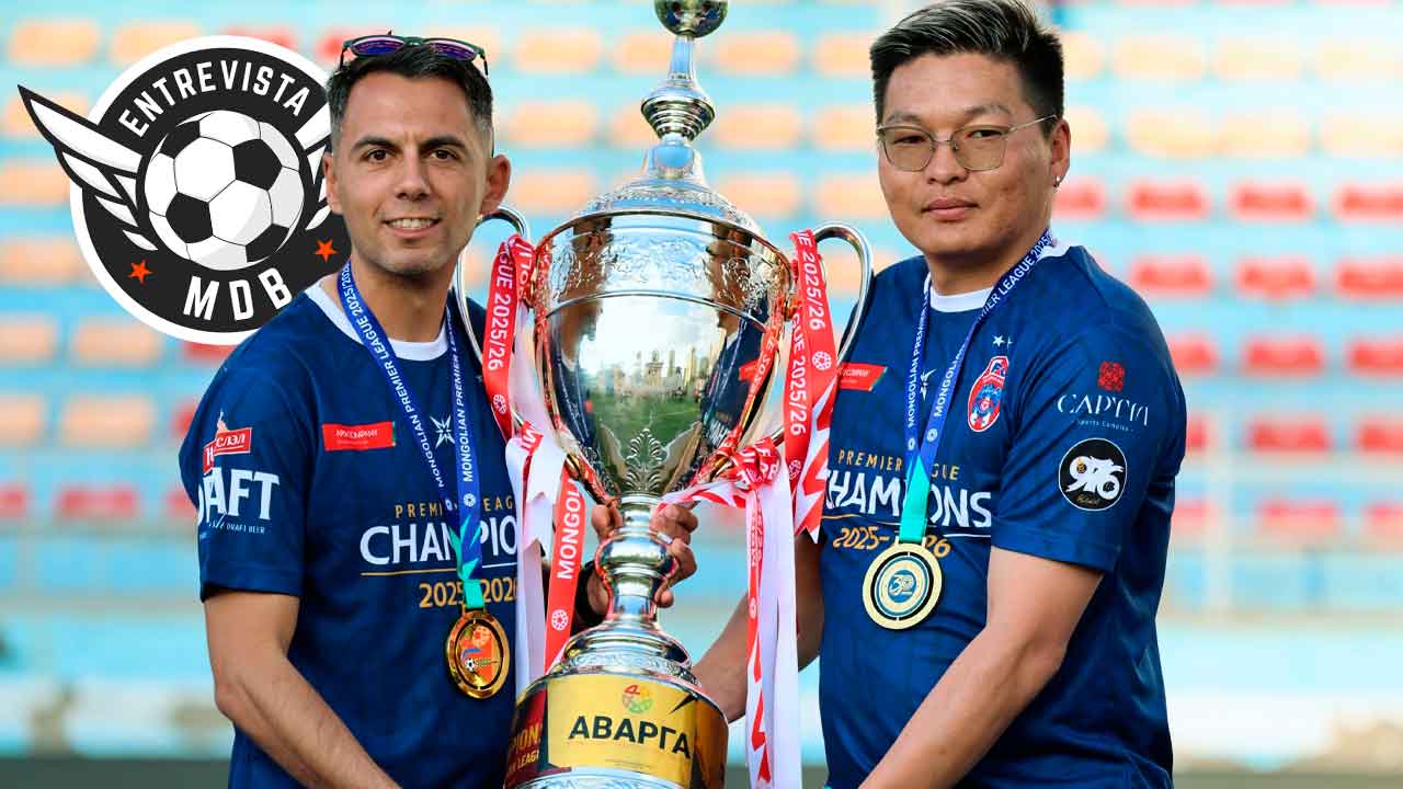 El-español-Mario-Peso-con-el-título-de-la-Liga-de-Mongolia