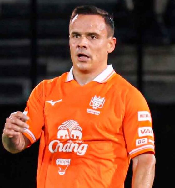 Roque-Mesa-durante-un-partido-del-Ratchaburi