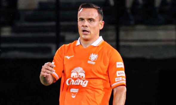Roque-Mesa-durante-un-partido-del-Ratchaburi