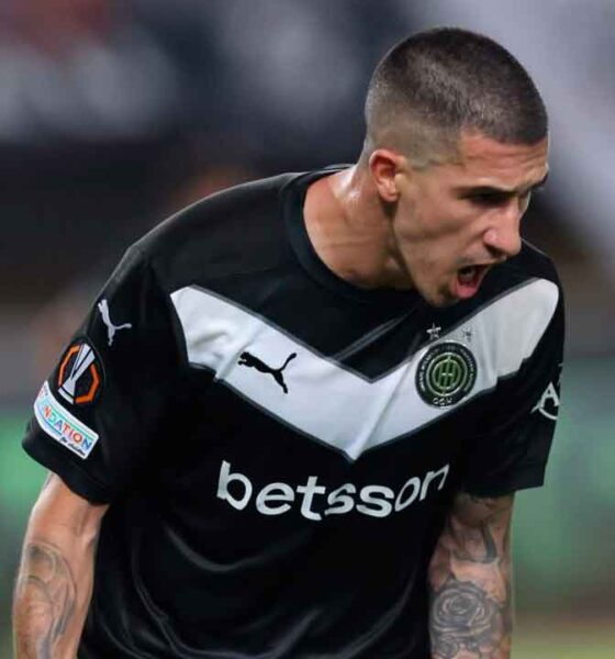 Aitor-Cantalapiedra-celebra-su-gol-con-el-OFI-Creta-en-Europa-League