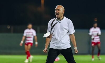 Andrés Iniesta celebra su primera victoria como entrenador del Gulf United