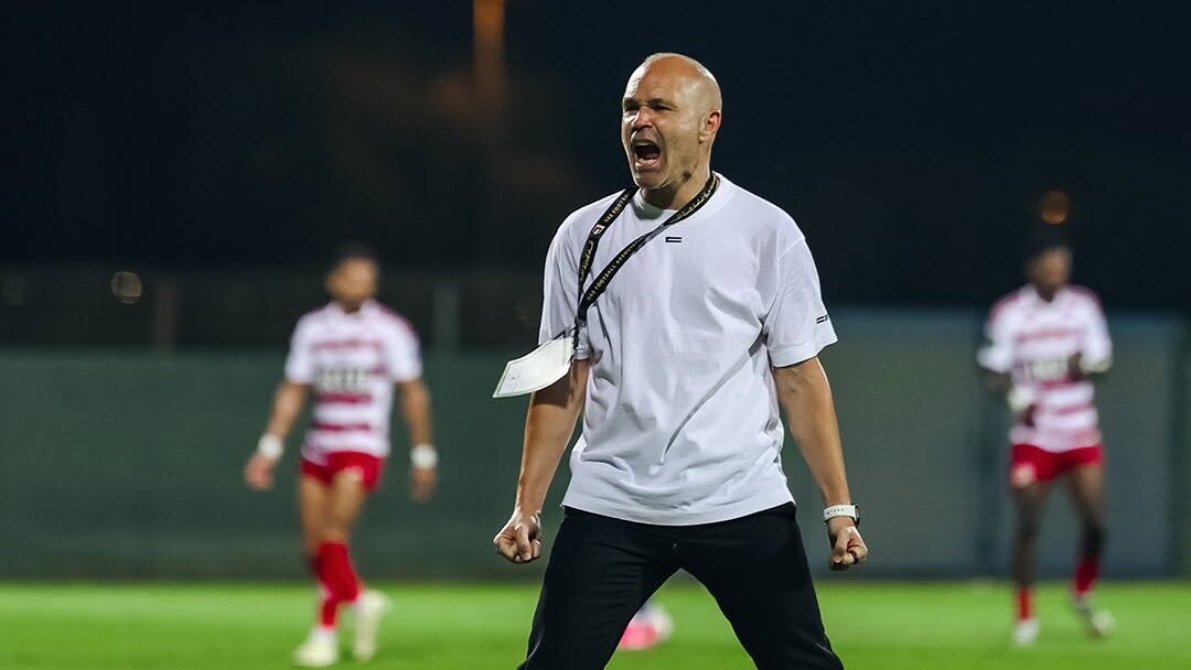 Andrés Iniesta celebra su primera victoria como entrenador del Gulf United