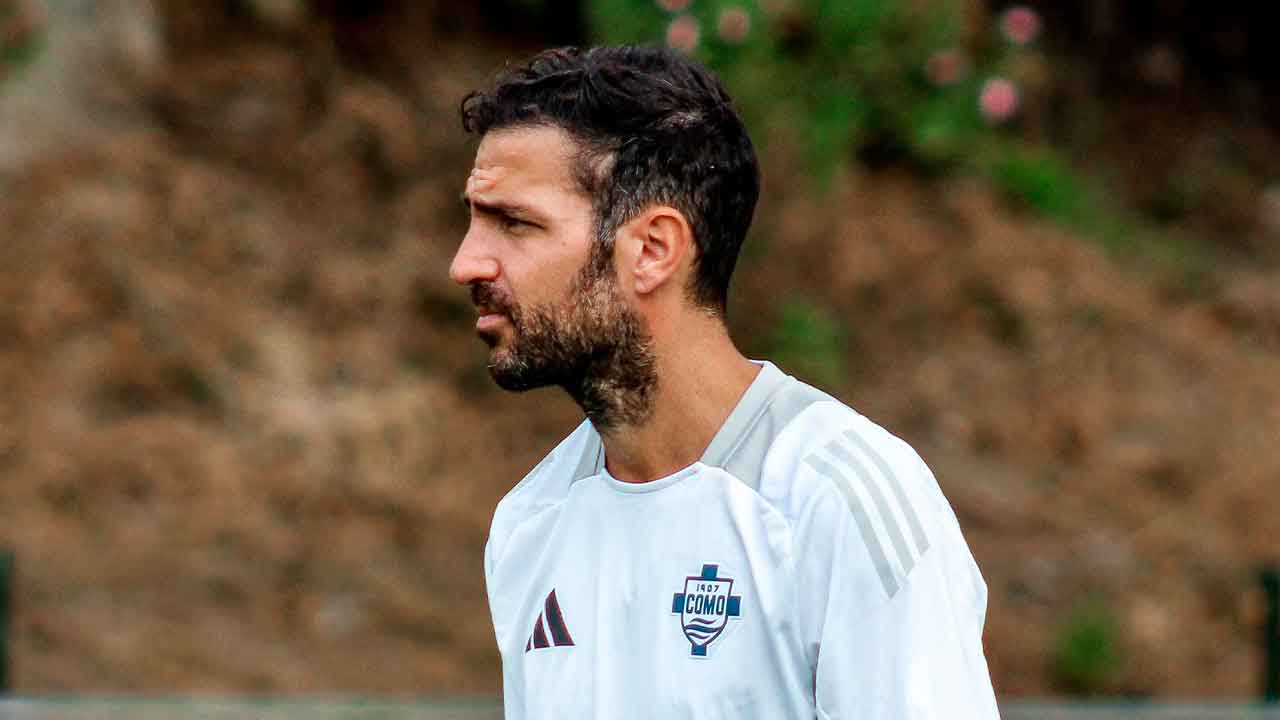 Cesc-Fàbregas,-durante-un-entrenamiento-del-Como