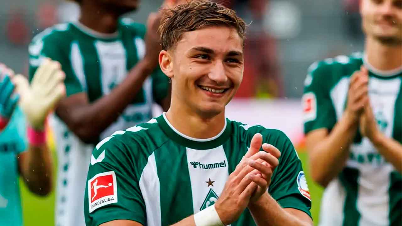 Chuki-celebra-una-de-sus-victorias-con-el-Werder-Bremen