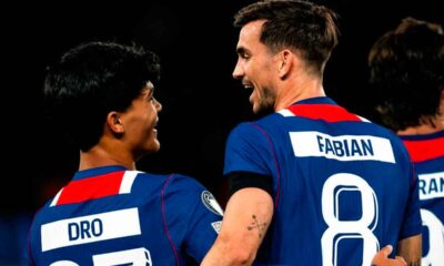 Dro-celebra-junto-a-Fabián-uno-de-los-goles-del-PSG-en-Champions-League