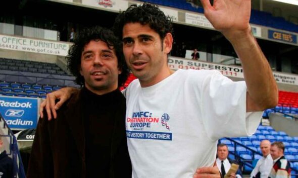 Iván-Campo-y-Fernando-Hierro,-dos-de-los-futbolistas-españoles-que-han-jugado-en-el-Bolton