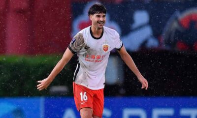 Jaume-Grau-durante-su-debut-con-el-Shanghai-Port-en-la-Champions-League-de-Asia